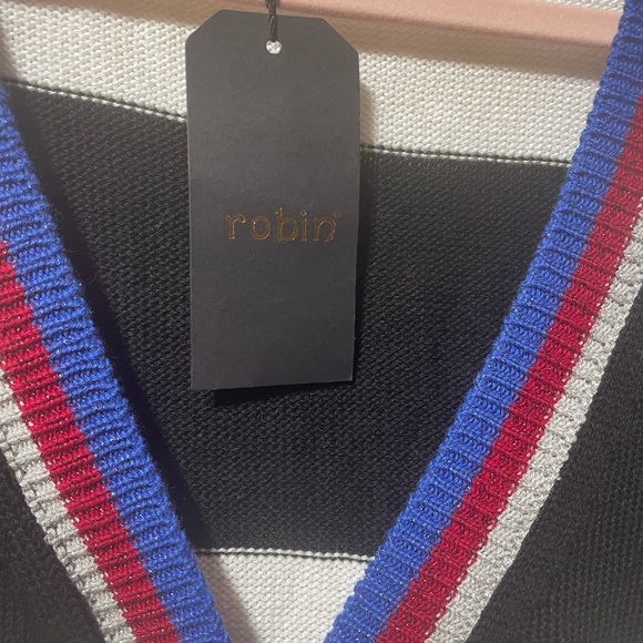 Vneck cardigan sweater Robin Kadin new with tag red white silver rugby pattern - Picture 4 of 6
